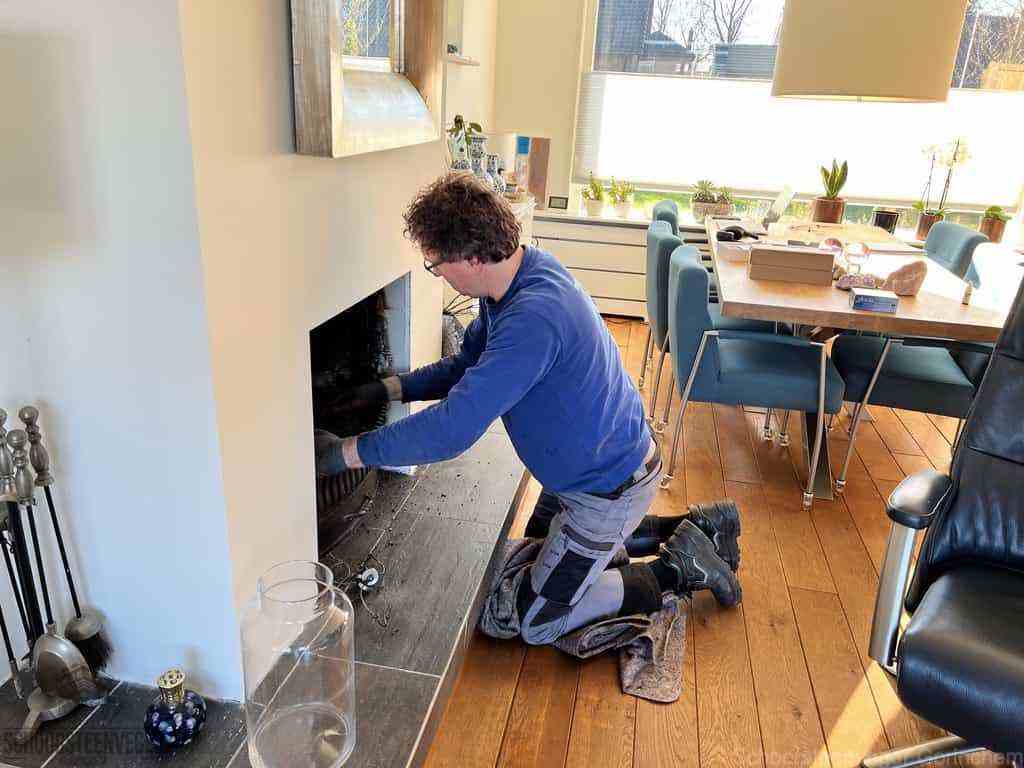 Schouwveger Gorinchem kleed schoorsteenreiniger Schouwveger Gorinchem kleed schoorsteenreiniger